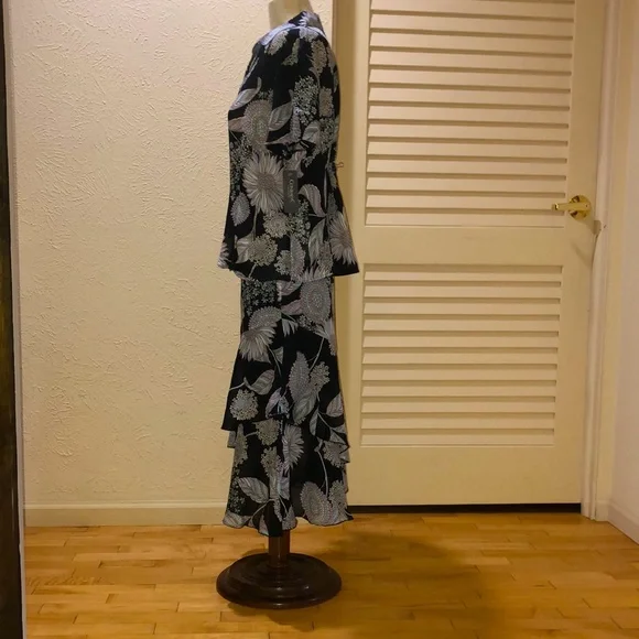 Floral Black and White Skirt Set - Picture 2 of 15